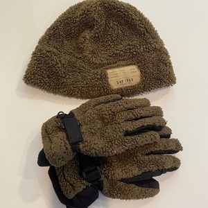 GAP KIDS WINTER FLEECE HAT AND GLOVES